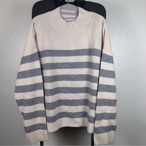 Harper Women Cream and Gray‎ Striped Crewneck Sweater